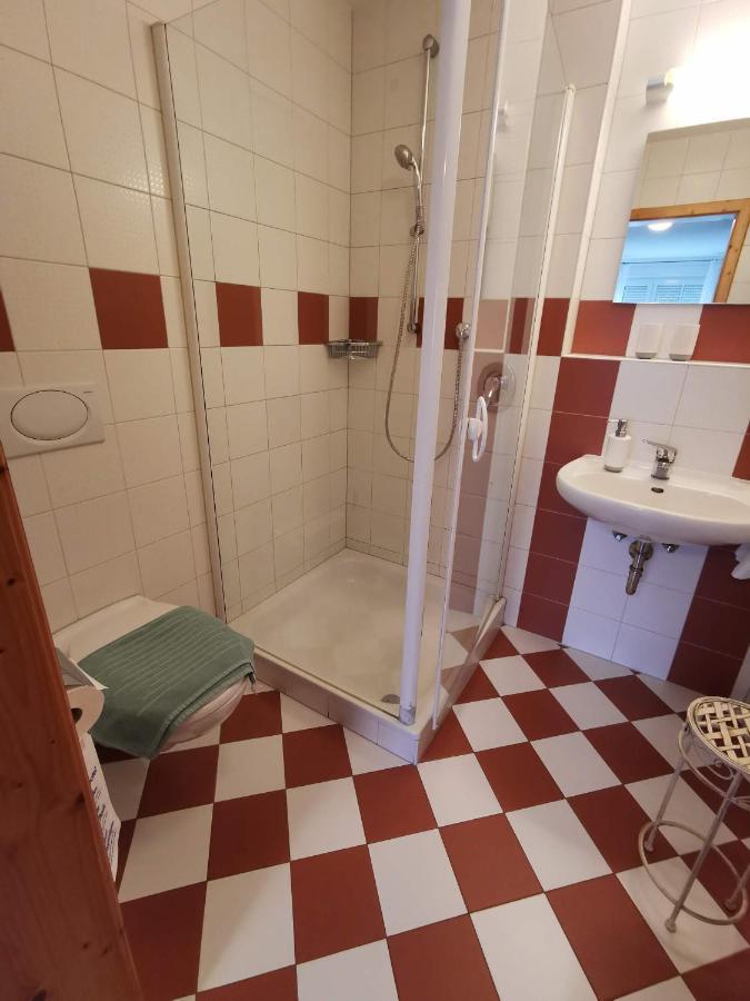 Pension Sankt Urban Sommerach Luaran gambar